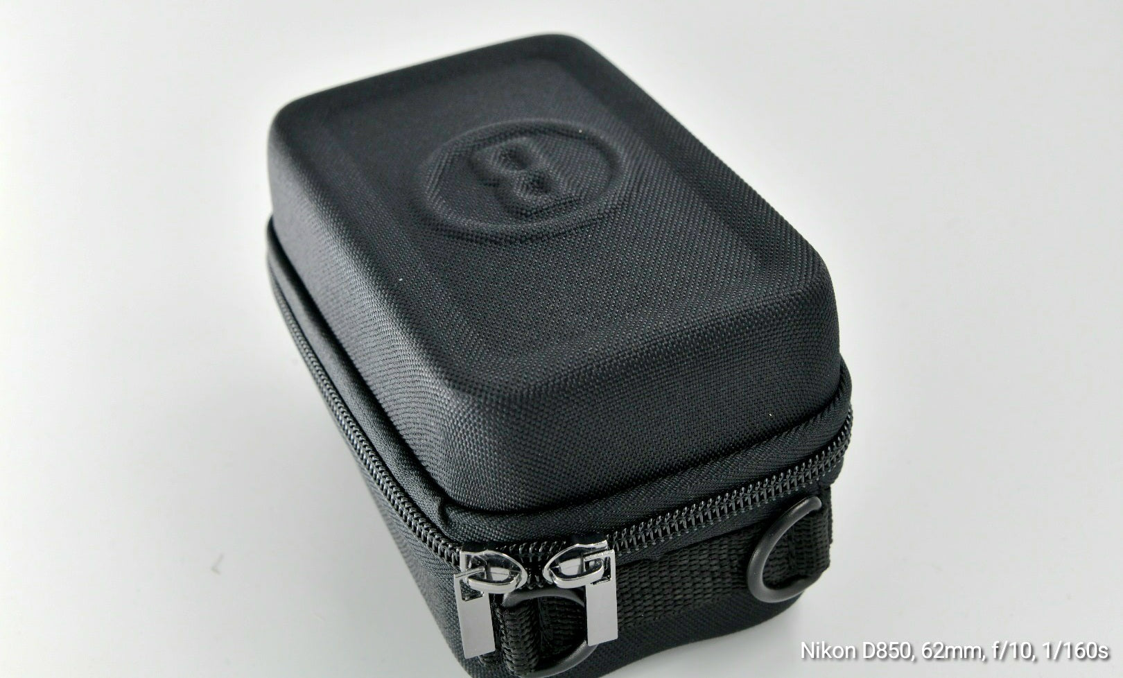 Binocolo Bushnell Nitro 10x25 