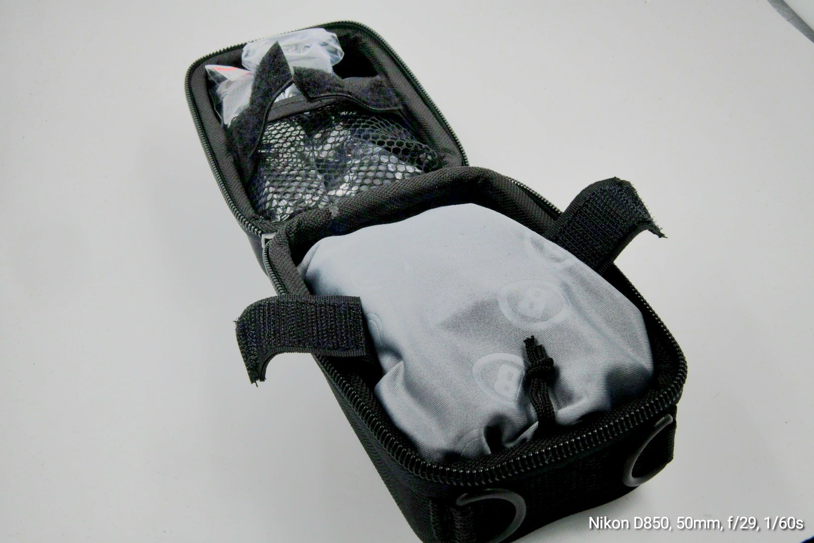 Binocolo Bushnell Nitro 10x25 